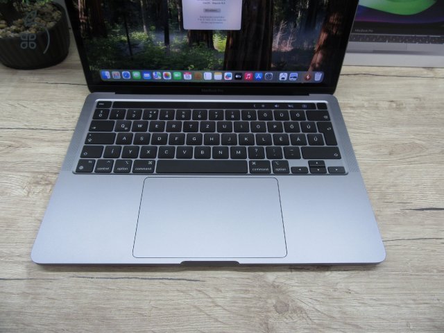 Apple Retina Macbook Pro 13 M2 - 2022 -  Újszerű