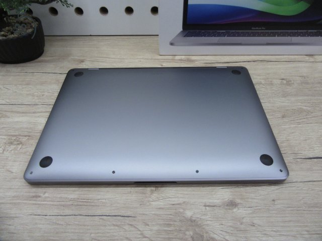 Apple Retina Macbook Pro 13 M2 - 2022 -  Újszerű