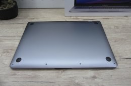 Apple Retina Macbook Pro 13 M2 - 2022 -  Újszerű