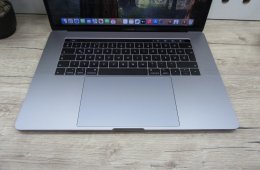 Apple Retina Macbook Pro 15 - 2018 - Használt, megkímélt