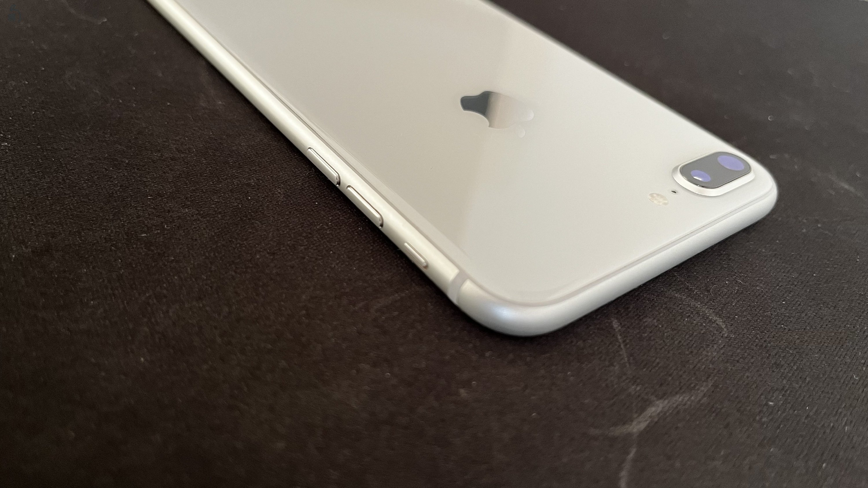 Makulátlan iPhone 8 Plus 64GB FÜGGETLEN