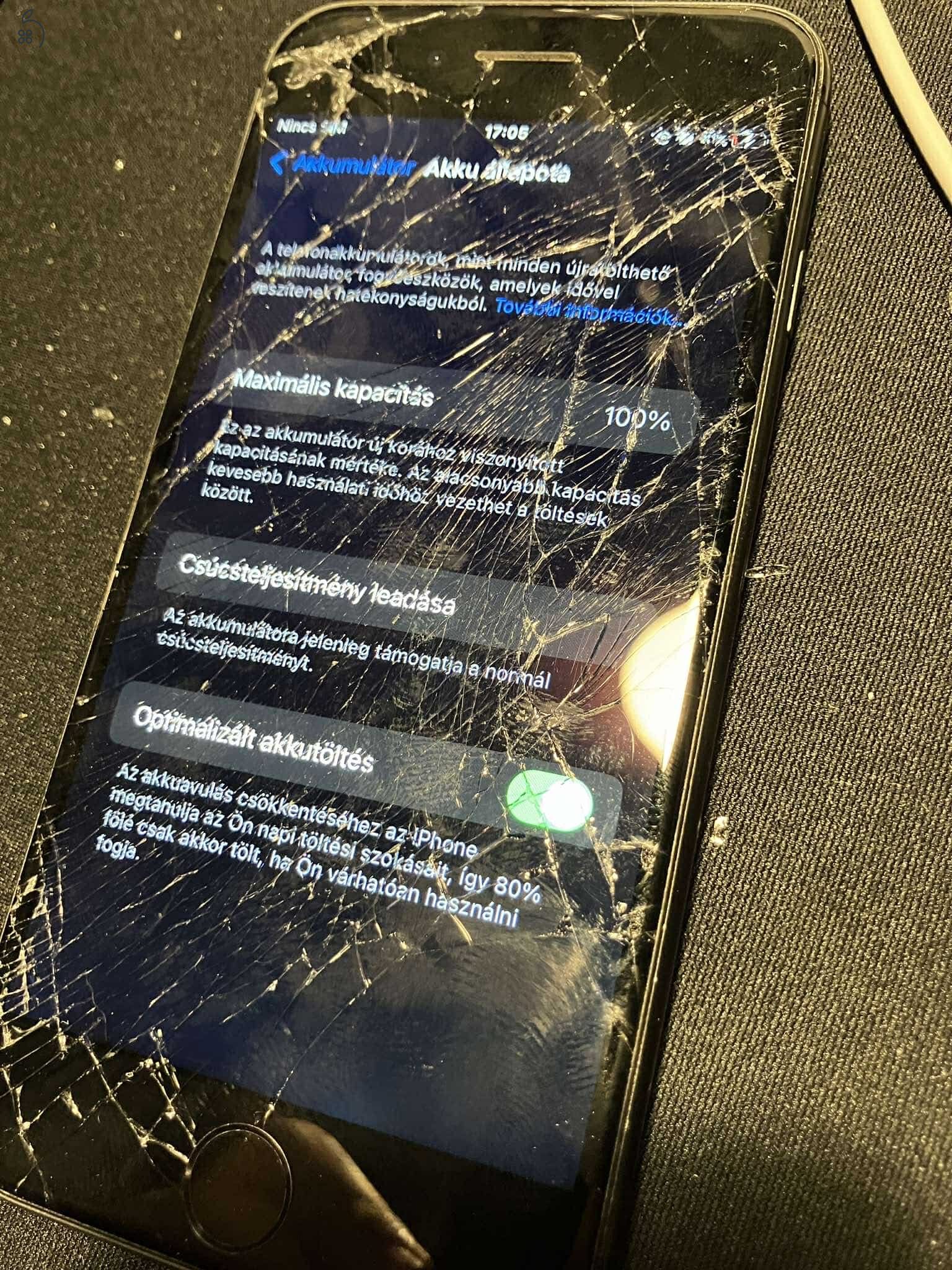 Eladó egy törött hátlapú/előlapú, 100% akksis asztroszürke iPhone 8 64gb 