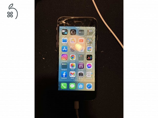 Eladó egy törött hátlapú/előlapú, 100% akksis asztroszürke iPhone 8 64gb 