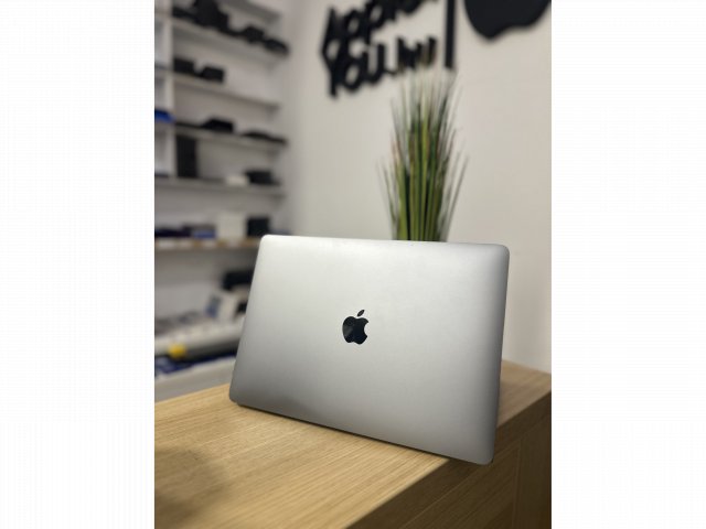 Apple MacBook Pro 13″ 2020 M1 chip Touch bar Asztro szürke Használt