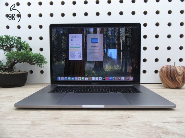 Apple Retina Macbook Pro 15 - 2018 - Használt, megkímélt állapot