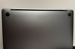 MacBook Pro 2016 i7 13 inches 16gb ram 256gb SSD with Touchbar