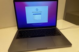 MacBook Pro 2016 i7 13 inches 16gb ram 256gb SSD with Touchbar