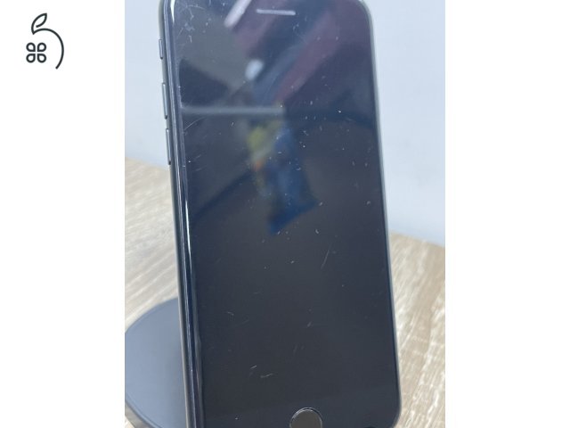 Iphone Se 2020 64GB fekete, független, magas akkuállapotok