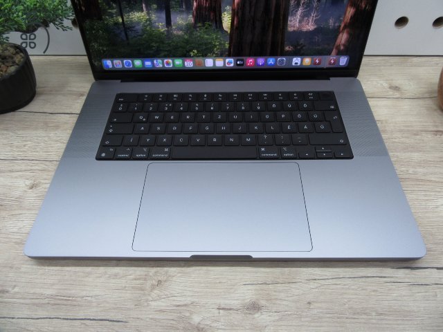 Apple Retina Macbook 16 M1 Pro - 2021 - Használt, szép állapot