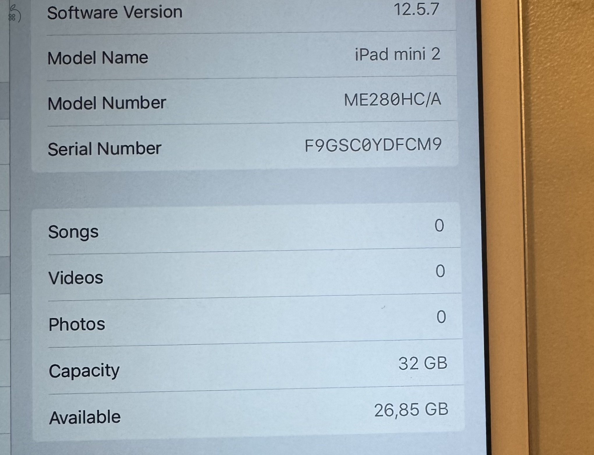 iPad mini 2 32GB silver wifi gyári szettel - hibátlan