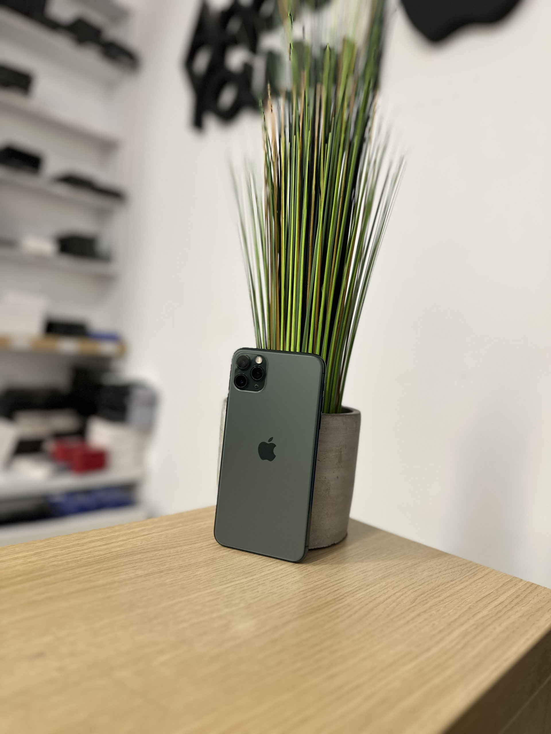 Apple iPhone 11 Pro Max 256GB Éjzöld Használt Kártyafüggetlen