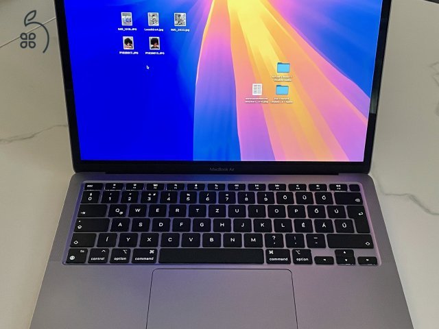 MacBook Air (M1, 2020), 13