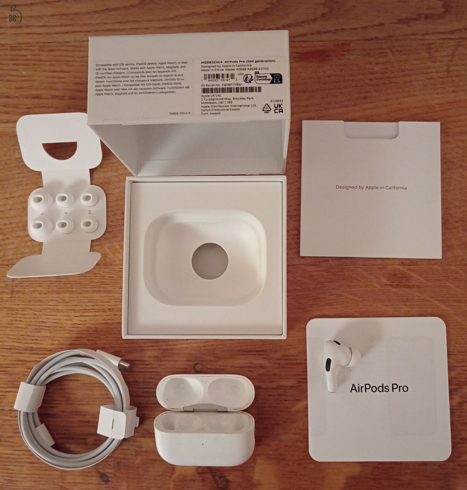 Apple AirPods Pro 2. tok + jobb fülhallgató + kábel + doboz