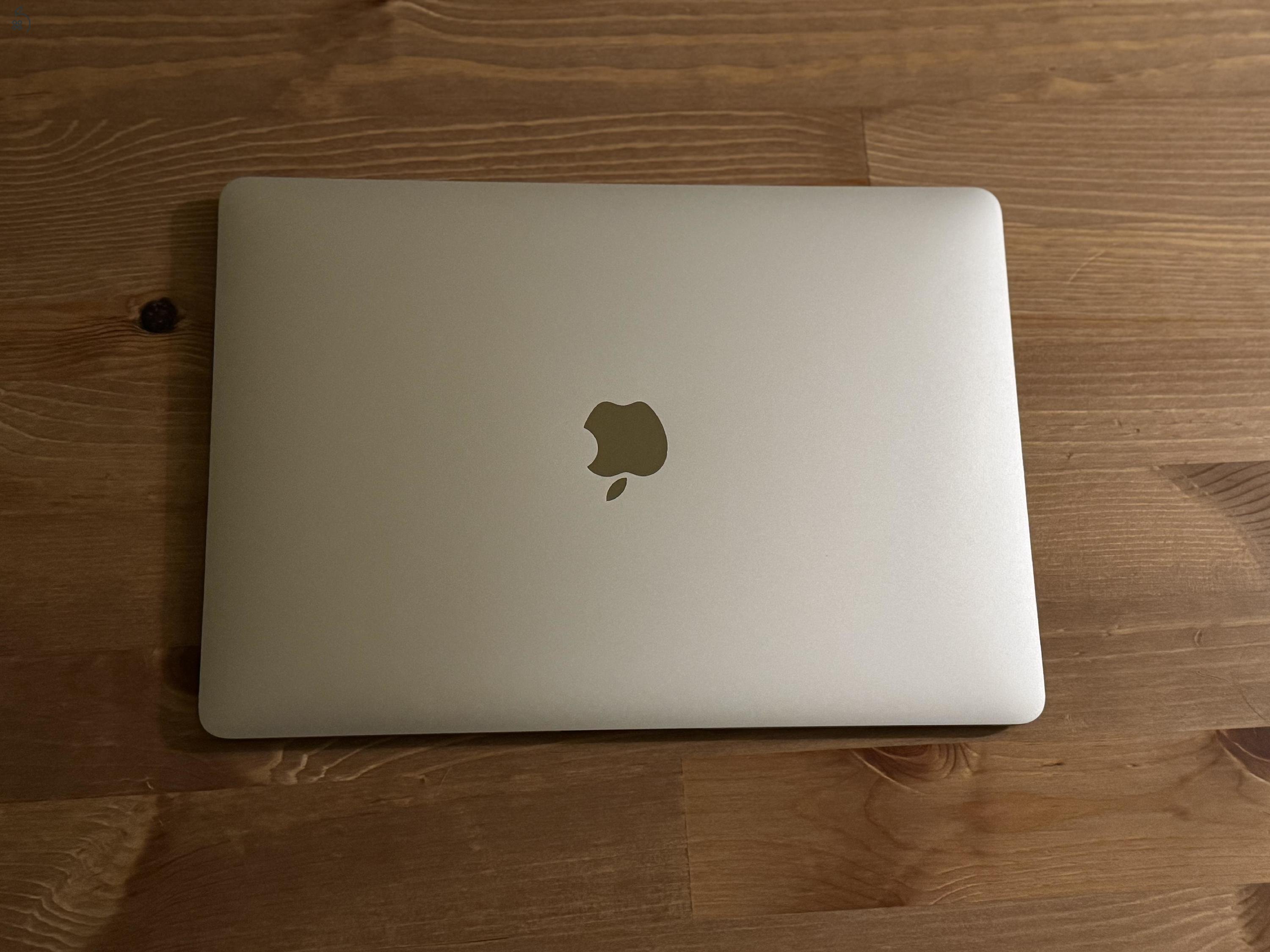 Macbook Air 13” M1 256GB SSD 8GB RAM