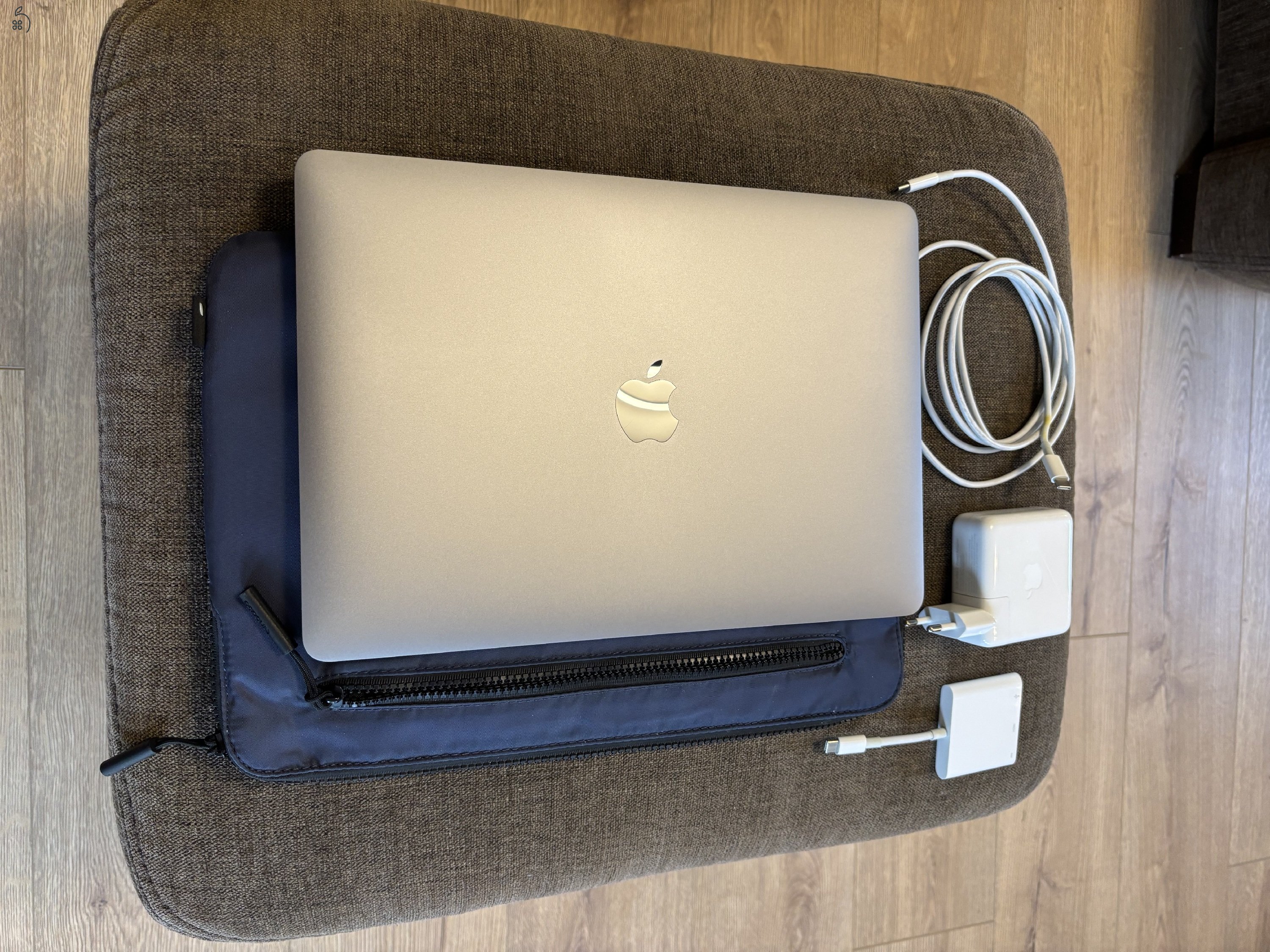 Eladó megkímélt MacBook Pro 