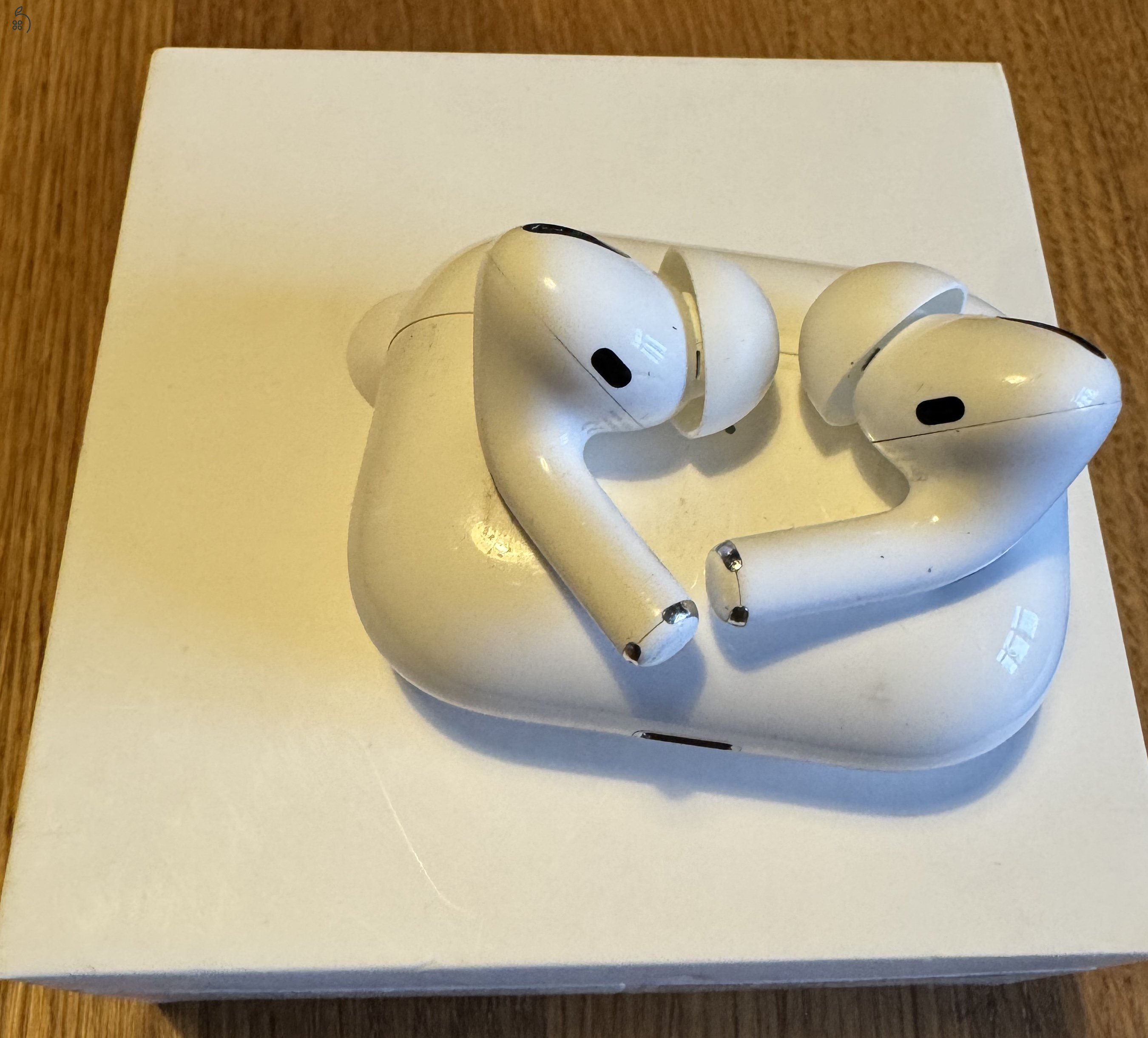 Apple Airpods Pro 1st Gen tartozékokkal