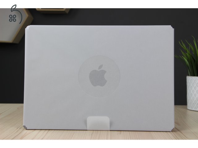 Eladó Certified Refurbished Apple MacBook Pro 14” (M2 Pro, 1TB, 32GB)