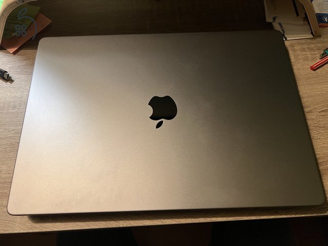 MacBook Pro 16