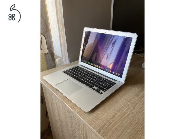 Apple MacBook Air (13-inch, 2017)