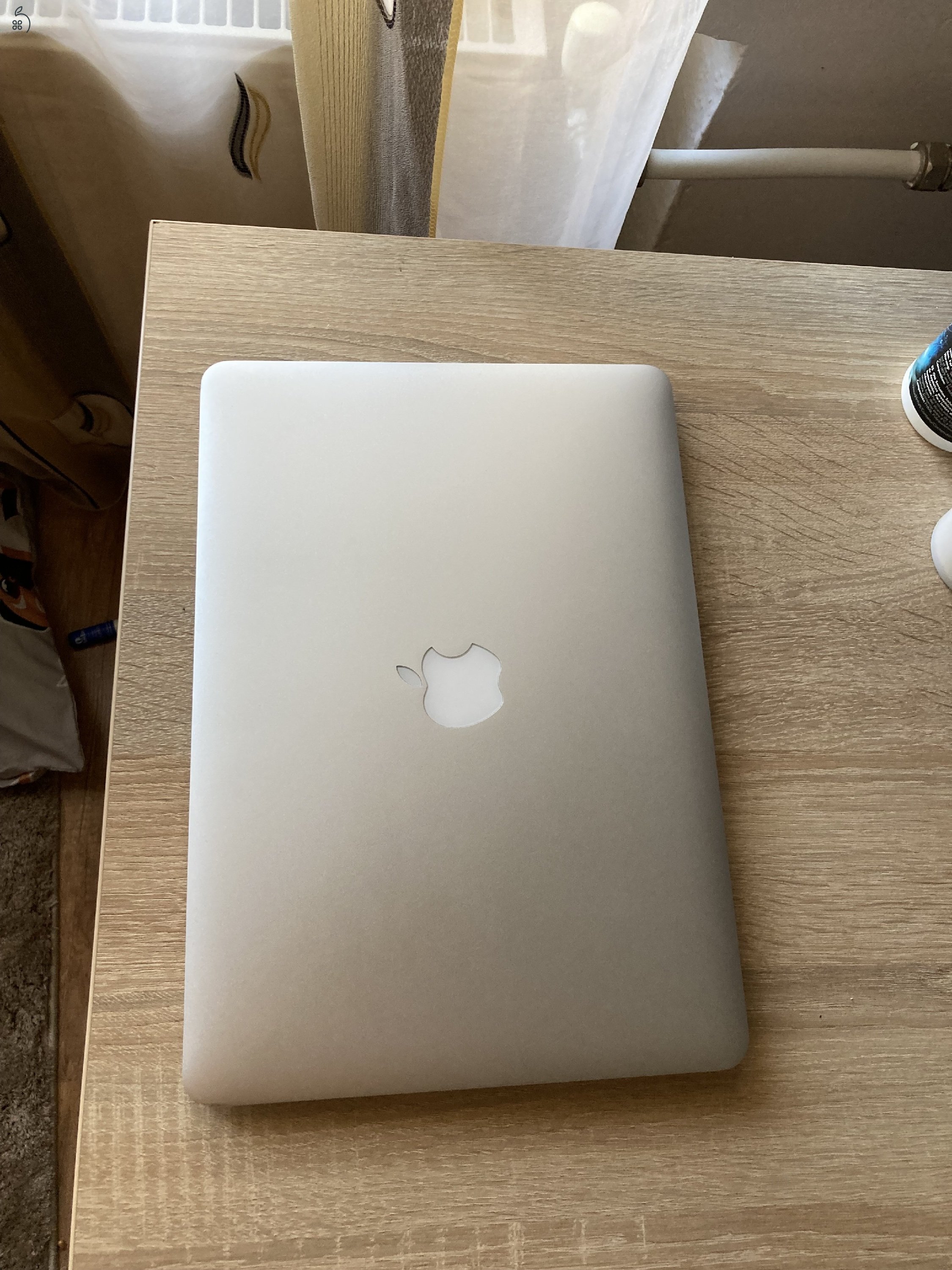 Apple MacBook Air (13-inch, 2017)