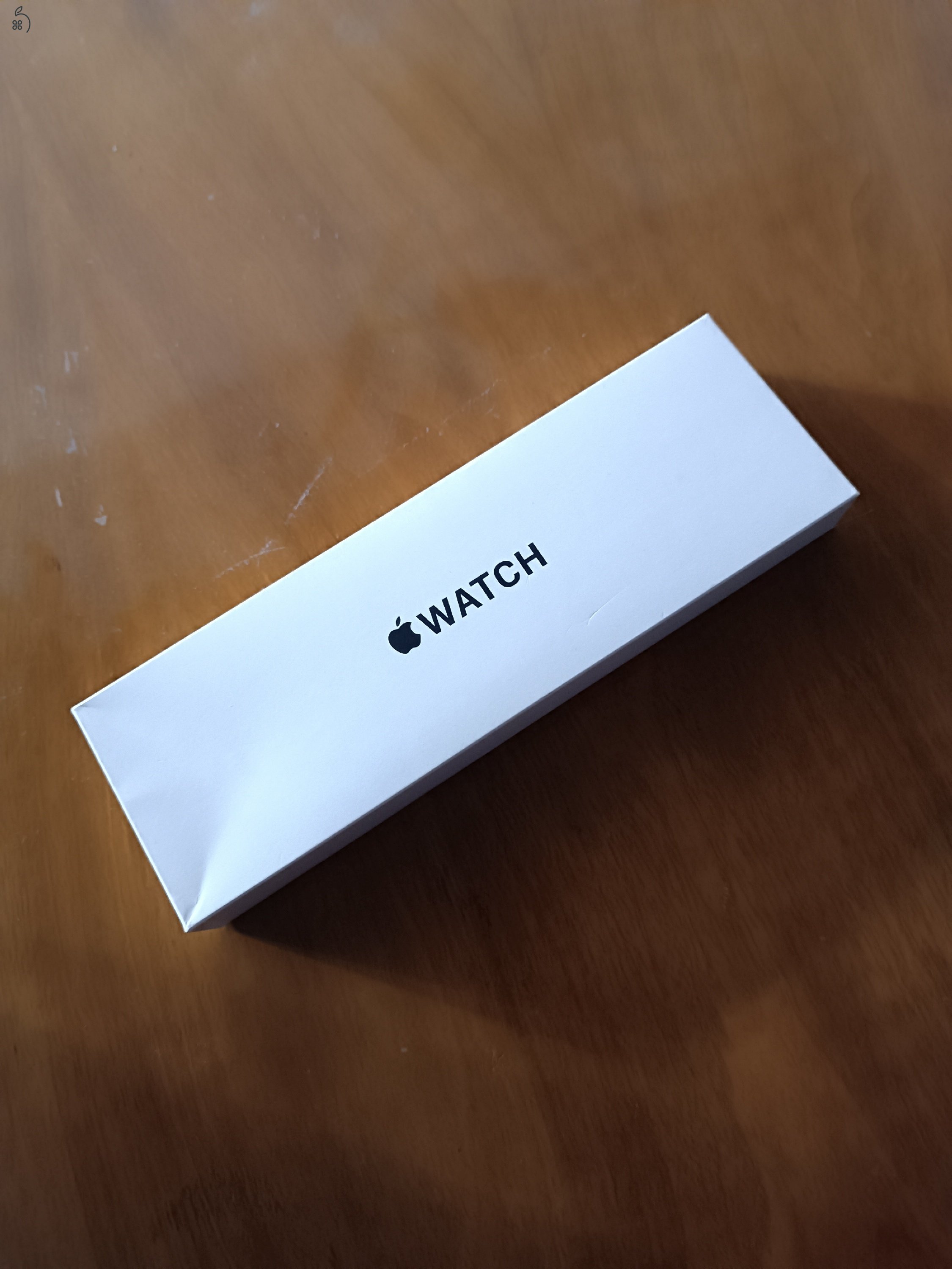 Apple Watch SE (GEN 2) 44mm éjfekete, sportpánttal 