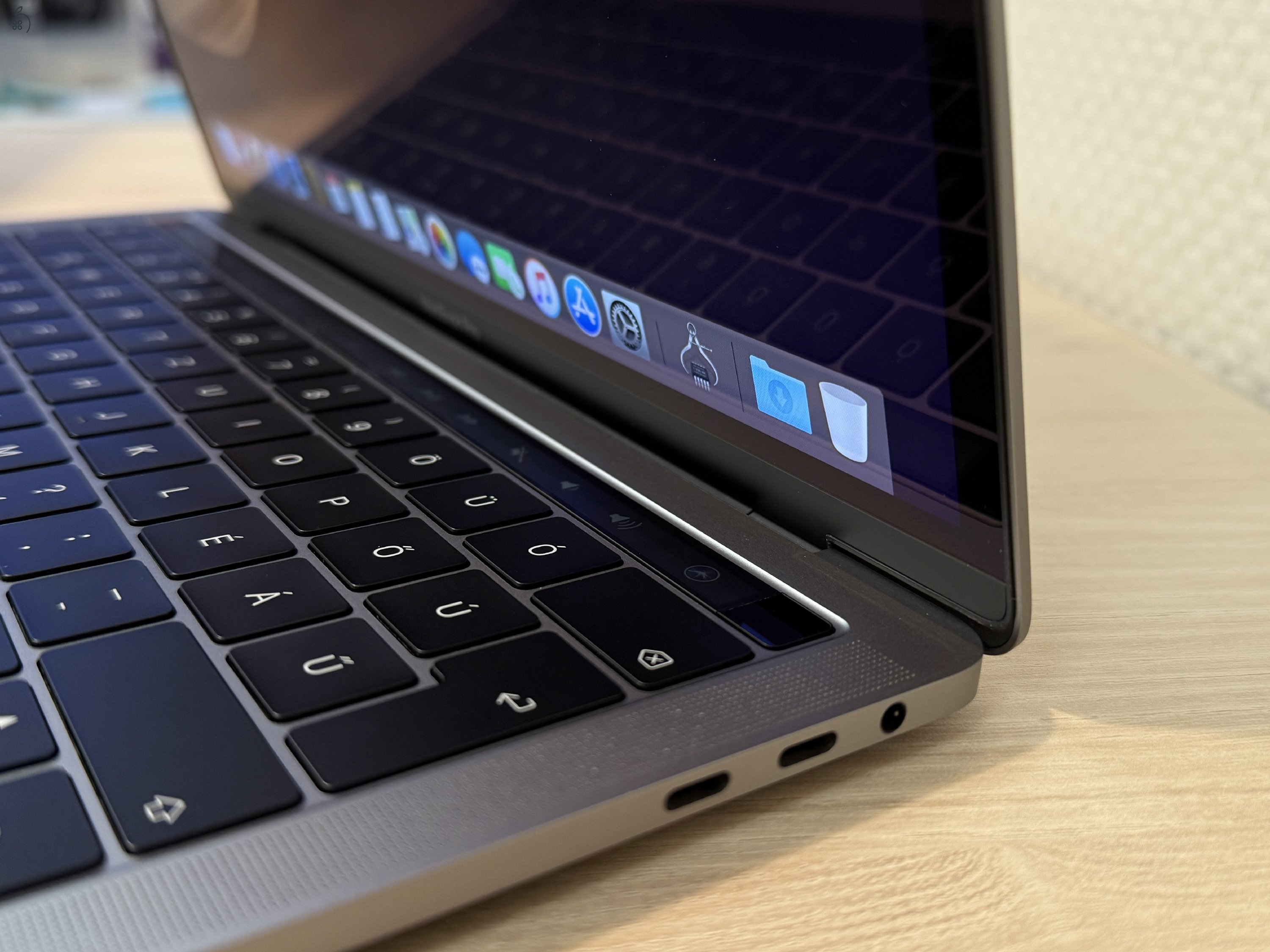 MacBook Pro 13” Space Gray 2019 touchbar