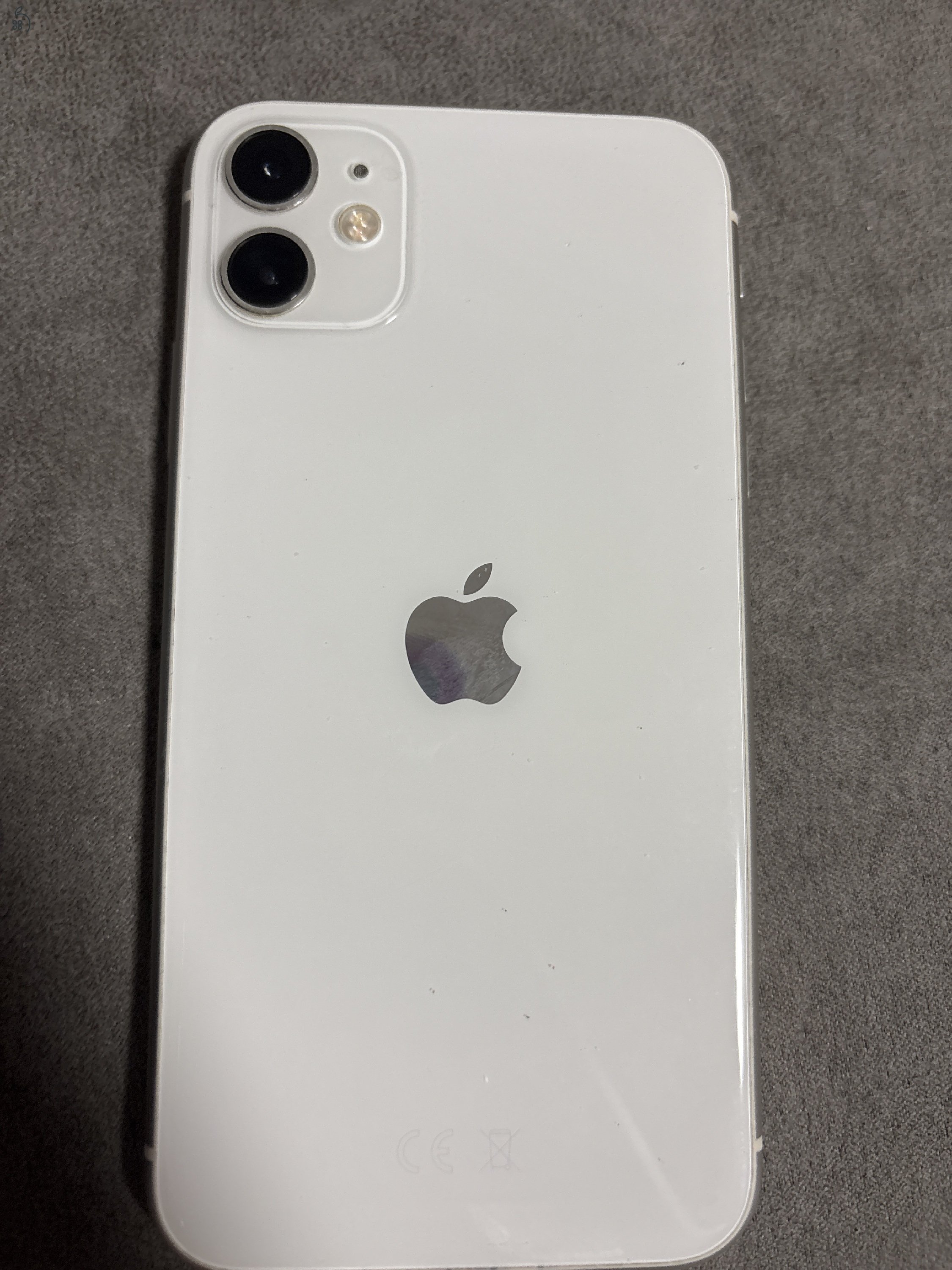 Újszerű iPhone 11