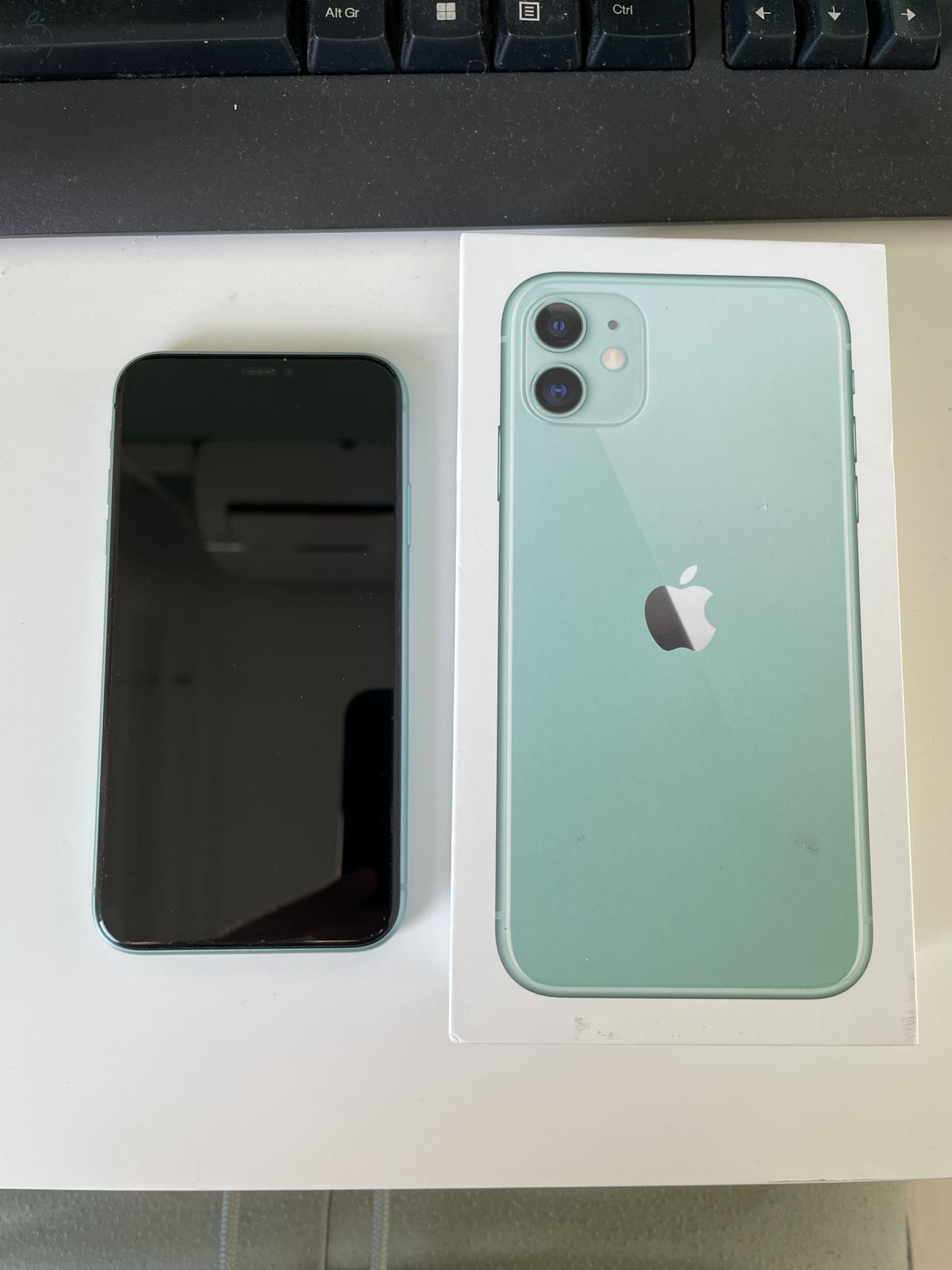 iPhone 11 128GB 100% akksi, független, dobozzal, mint az új 