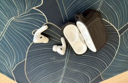 Eladó Apple iPhone 12 Mini 64gb fekete + Airpods Pro 1