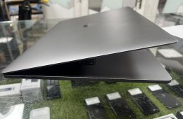 MacBook Pro 15.4