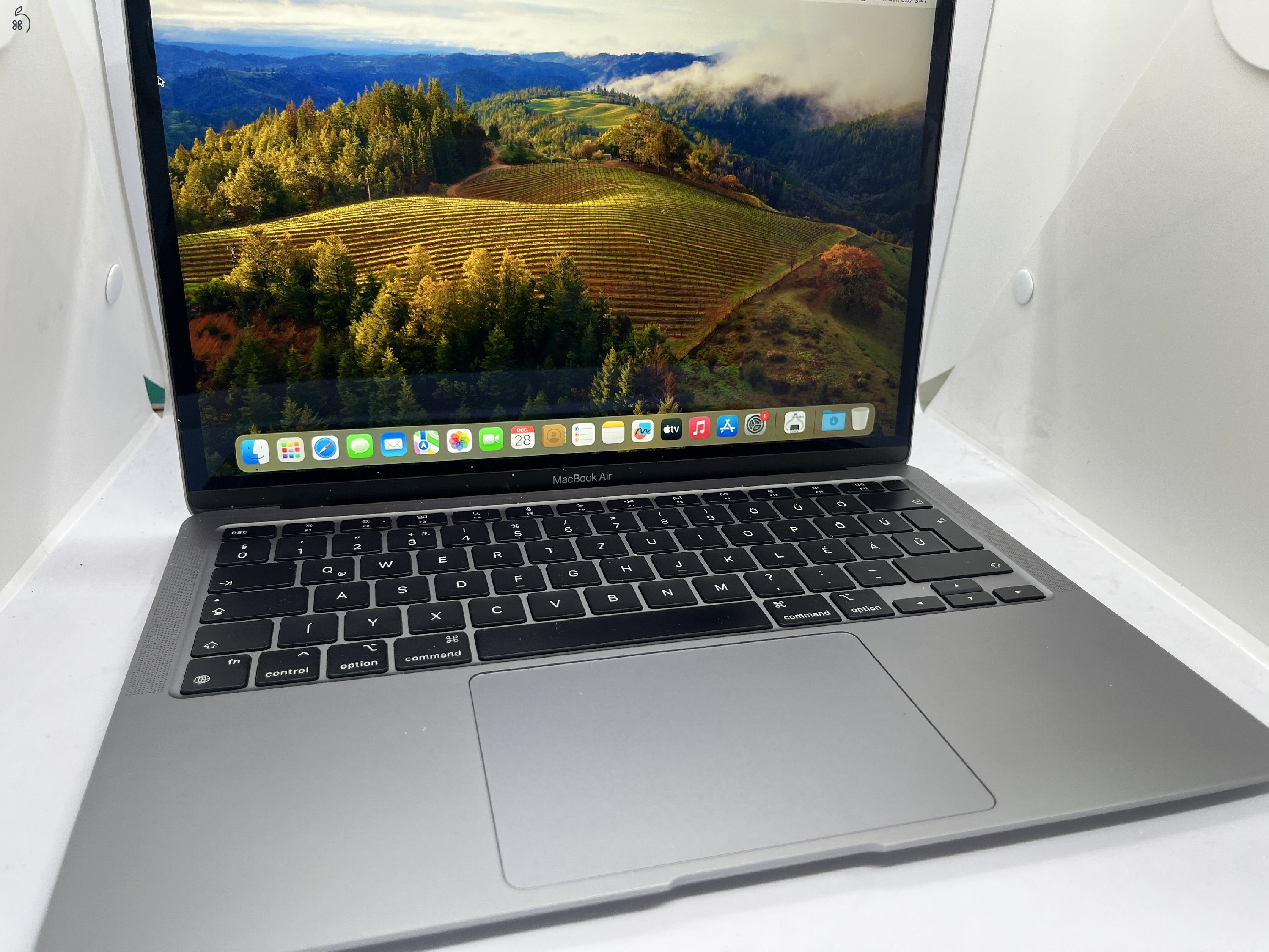 APPLE MACBOOK AIR M1 /2020/ 8GB/256GB, HUN BILL, ÜZLETBŐL, GARANCIÁVAL 