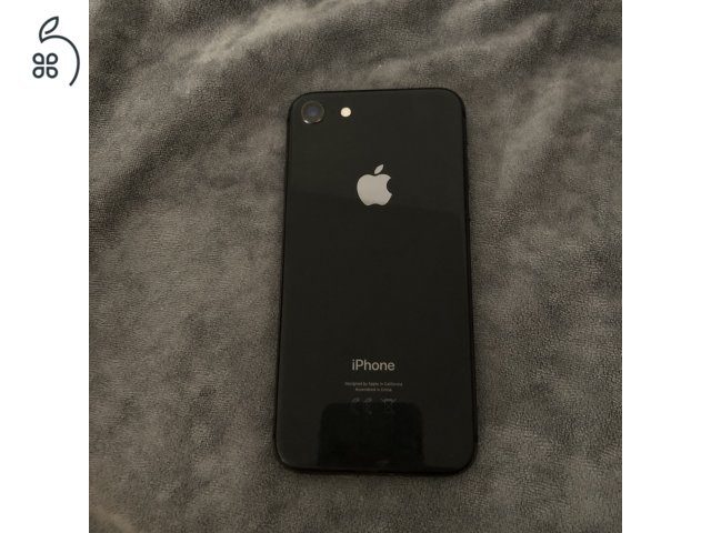 iPhone 8 64gb fekete 76% akkumlátor (hibás kamera)