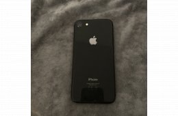 iPhone 8 64gb fekete 76% akkumlátor (hibás kamera)