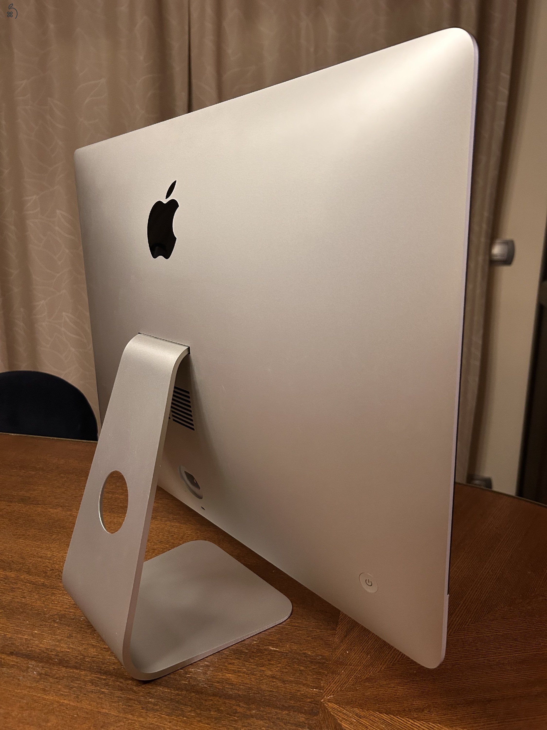 iMac 21,5 late2015 1TB +bill. és egér