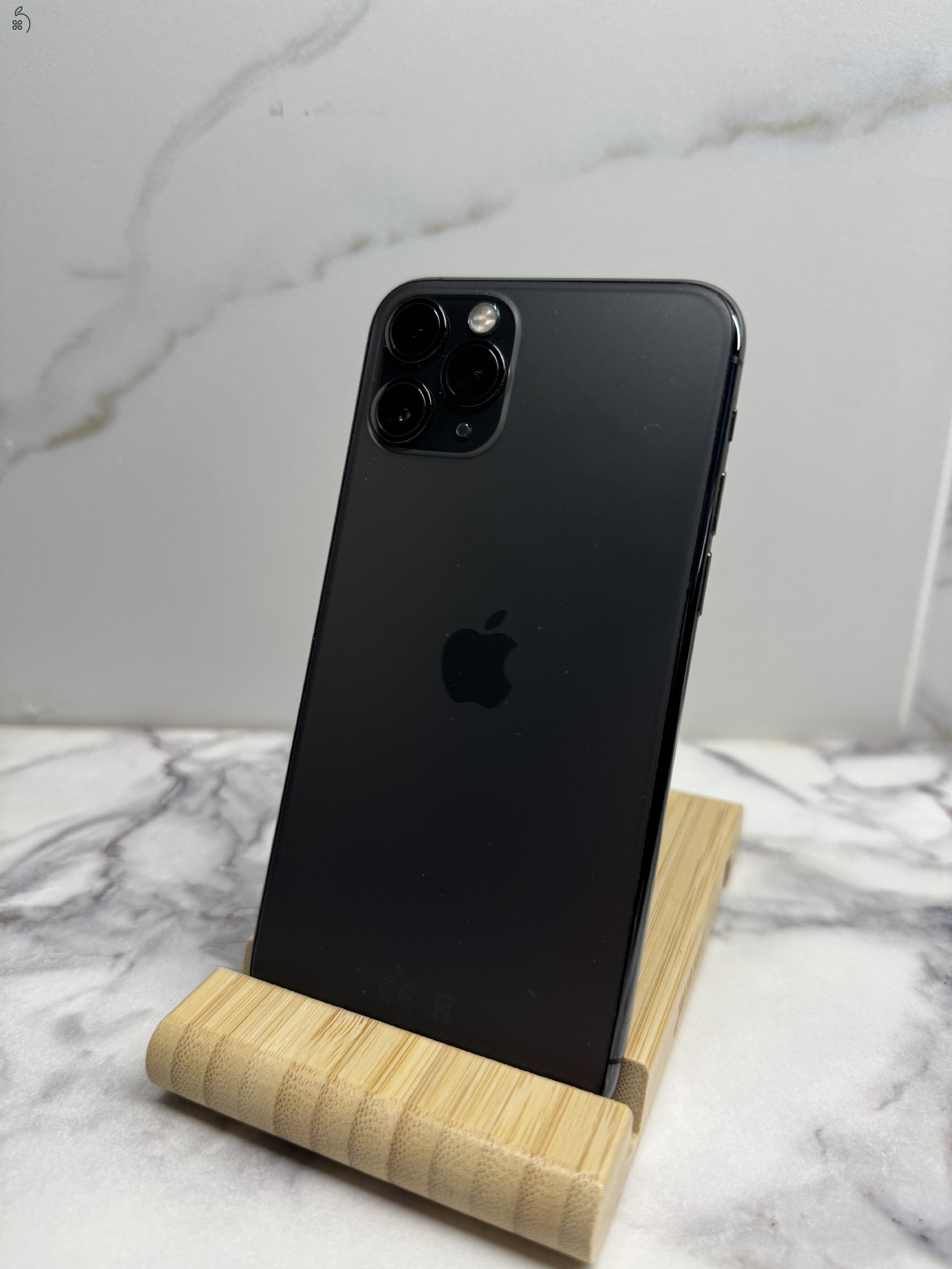 Apple iPhone 11 Pro - 256 GB - iOS 15.5 - HIBÁTLAN