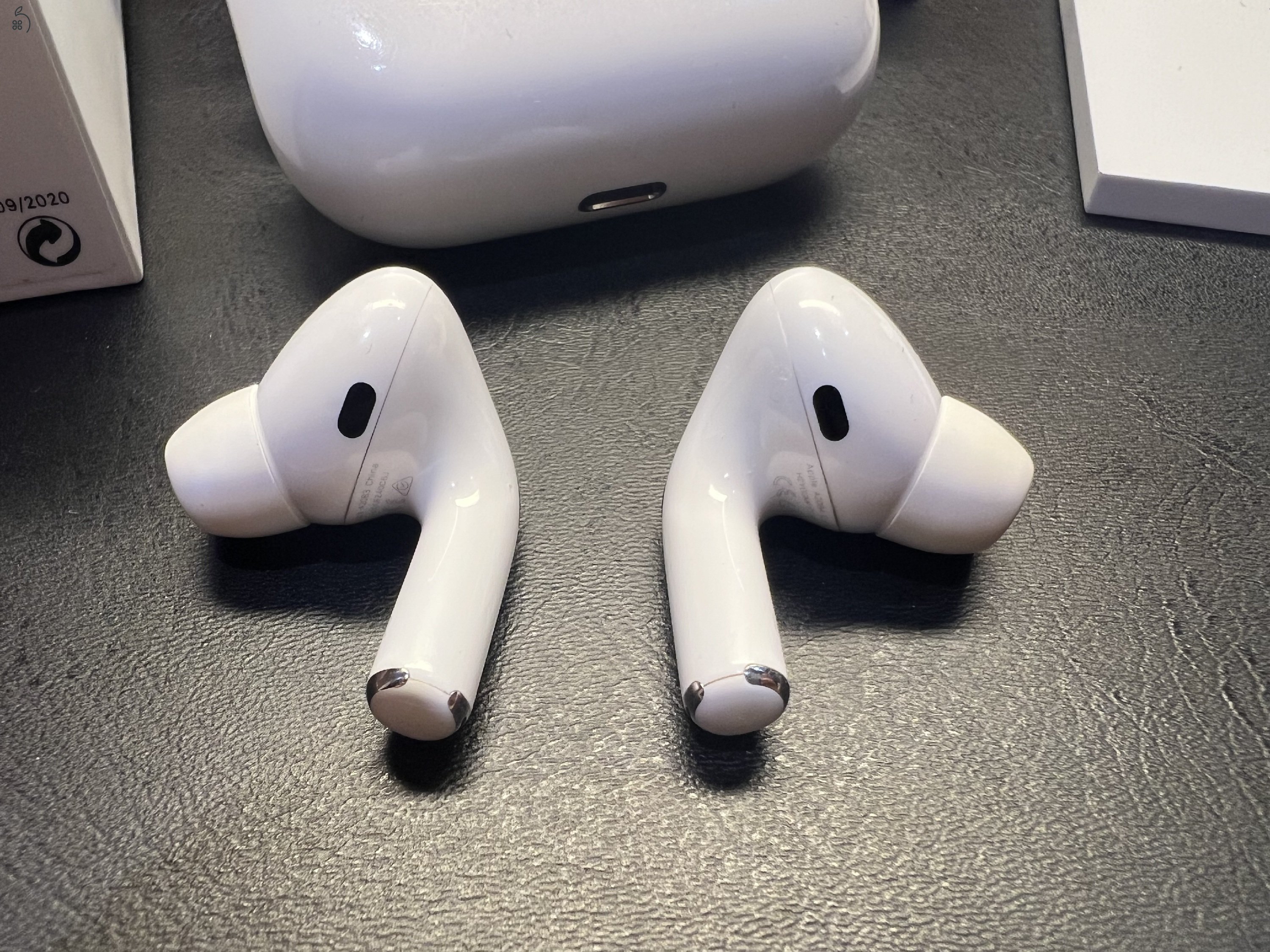 Airpods Pro 1st gen Vezeték nélküli töltőtokkal