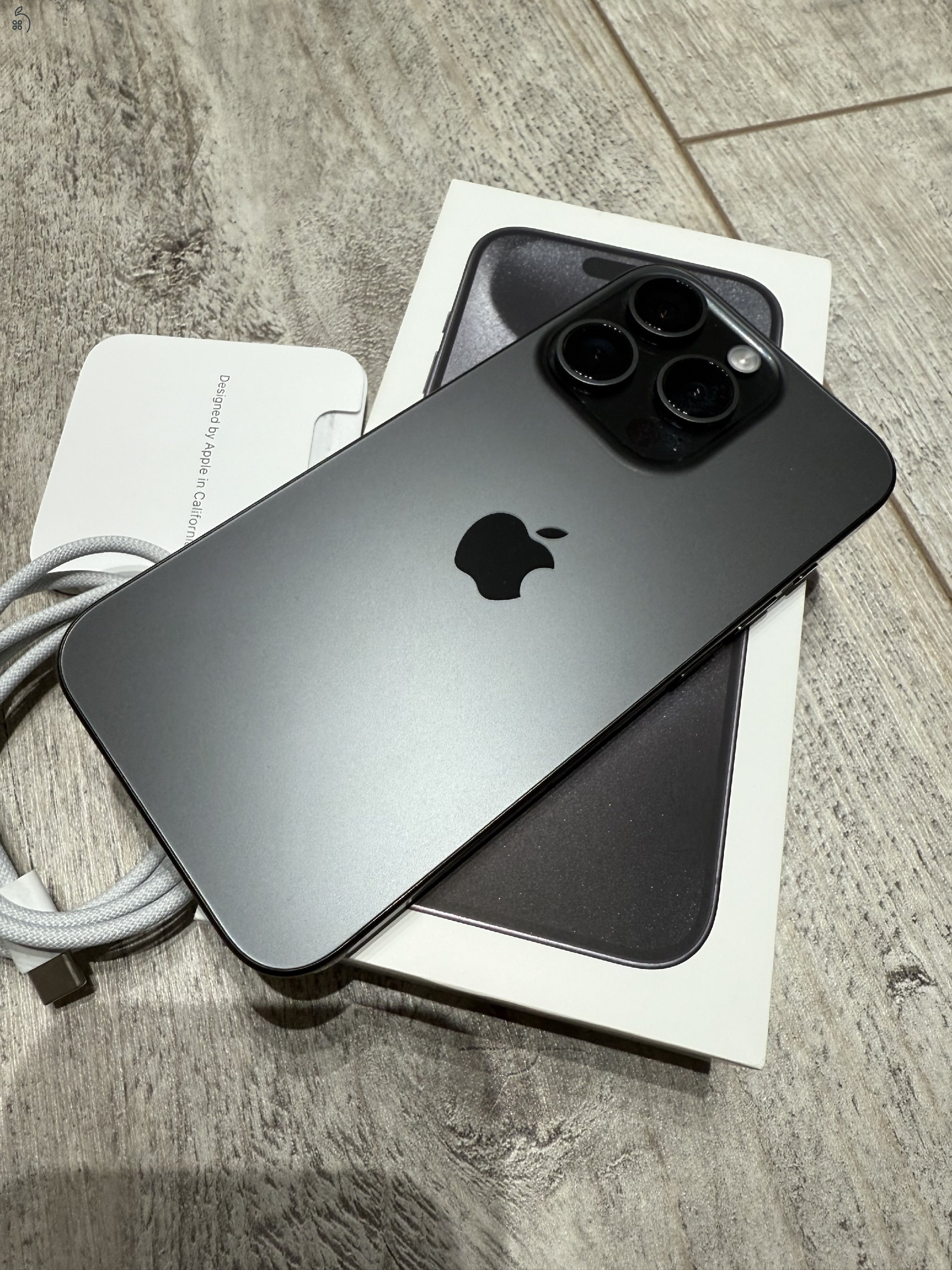 iPhone 15 Pro hibátlan