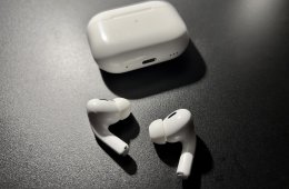 AirPods Pro 2 ( MagSafe + Lightning )