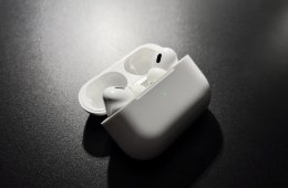 AirPods Pro 2 ( MagSafe + Lightning )