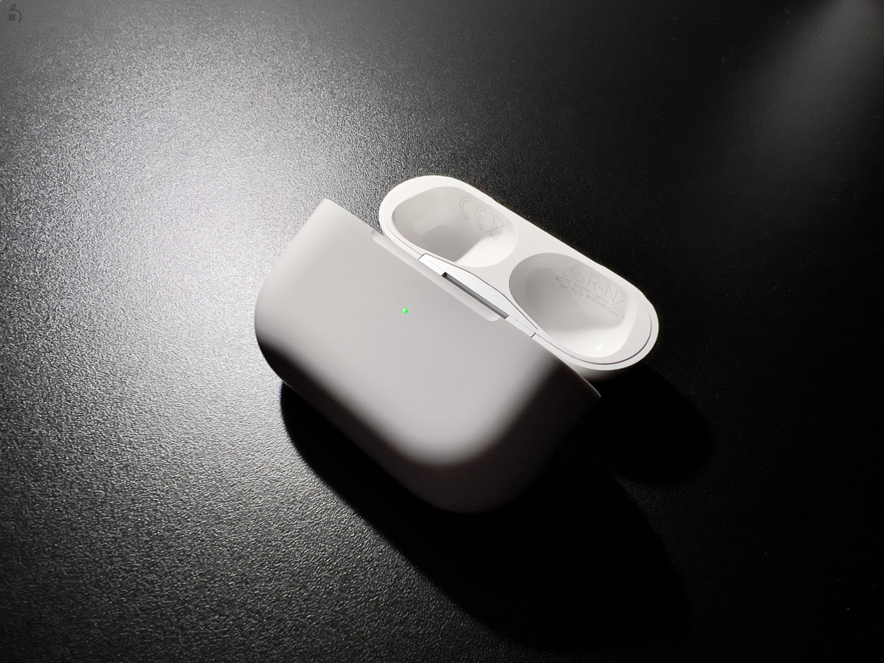 AirPods Pro 2 ( MagSafe + Lightning )