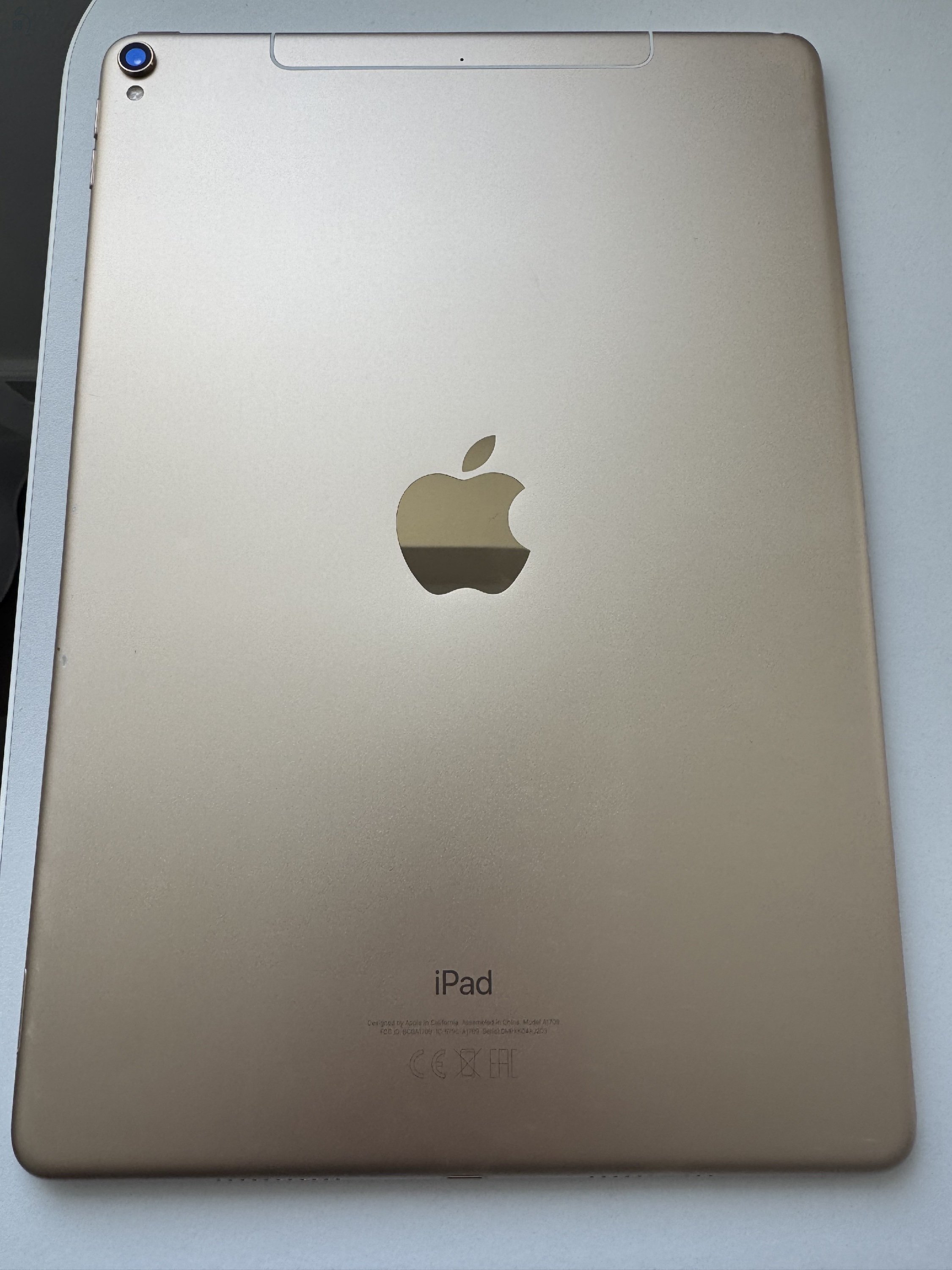 ELADÓ Apple iPad Pro 10,5” WiFi + Cellular 64GB