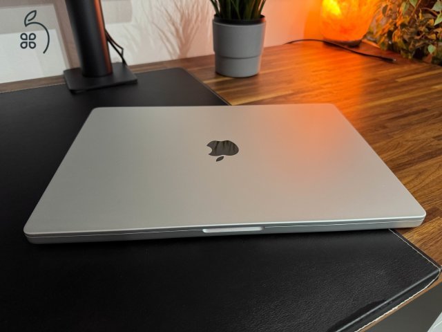 Macbook Pro 16” | M1 Pro | 1 TB | 16GB |