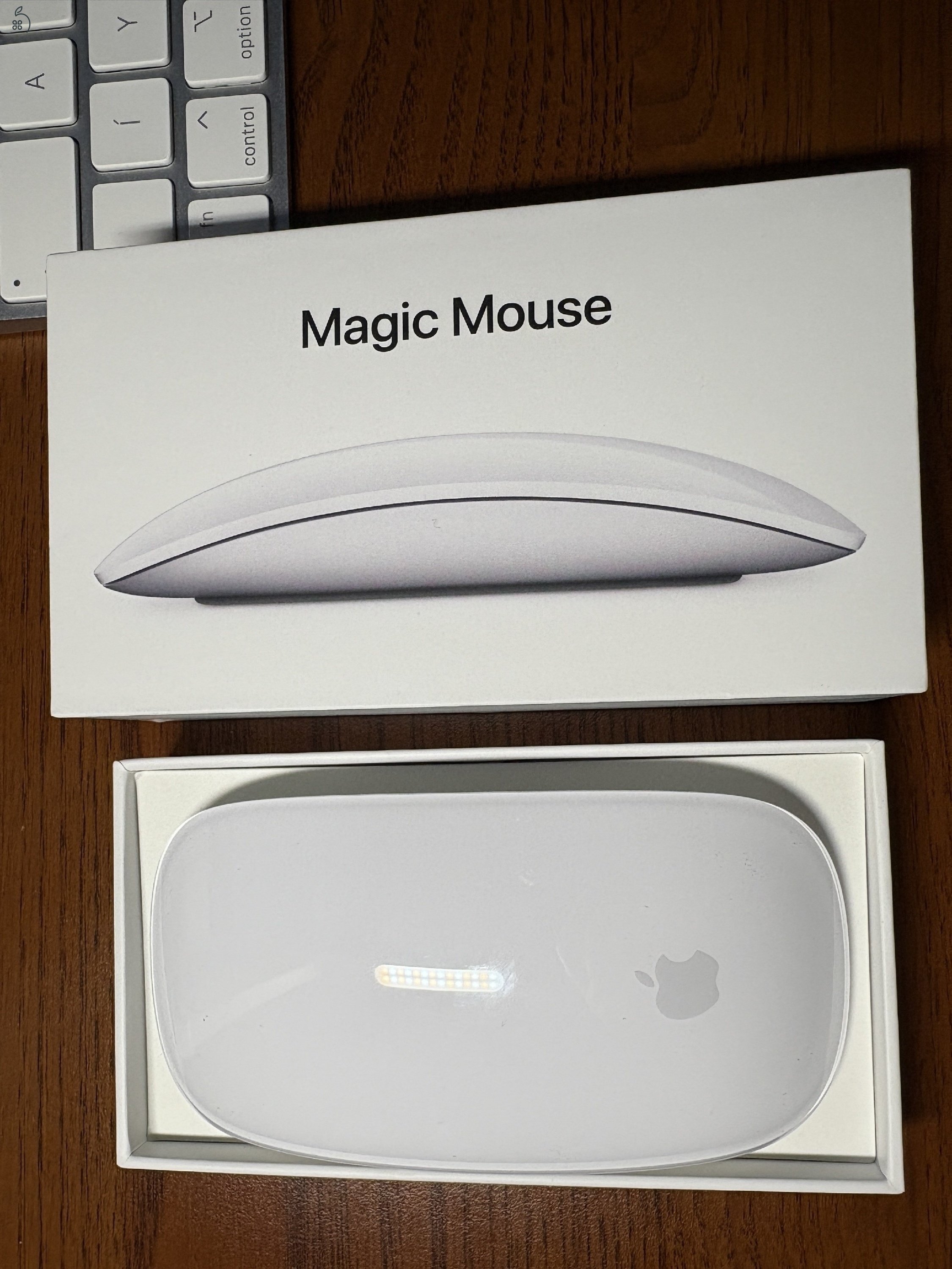 Apple Magic Mouse 3, fehér. Új csak kipróbálva volt, garanciás