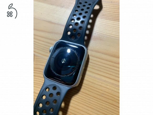 Apple Watch 4 NIke   44 MM