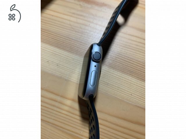 Apple Watch 4 NIke   44 MM