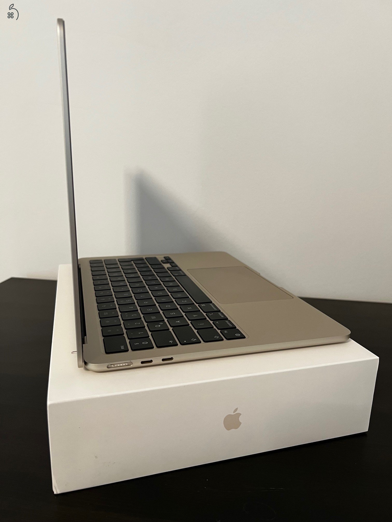 Eladó szinte új állapotú, hibátlan MacBook Air M2 (2022)