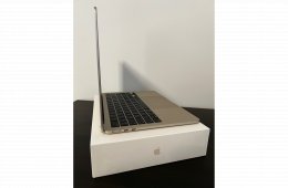 Eladó szinte új állapotú, hibátlan MacBook Air M2 (2022)