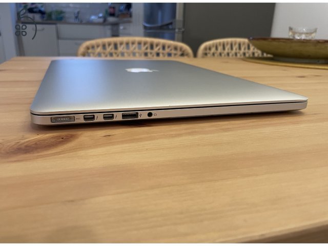 Macbook Pro 2015 i7 2.5 Ghz, 16 Gb RAM, 500 Gb SSD, AMD Radeon R9 M370X 4 Gb, magyar