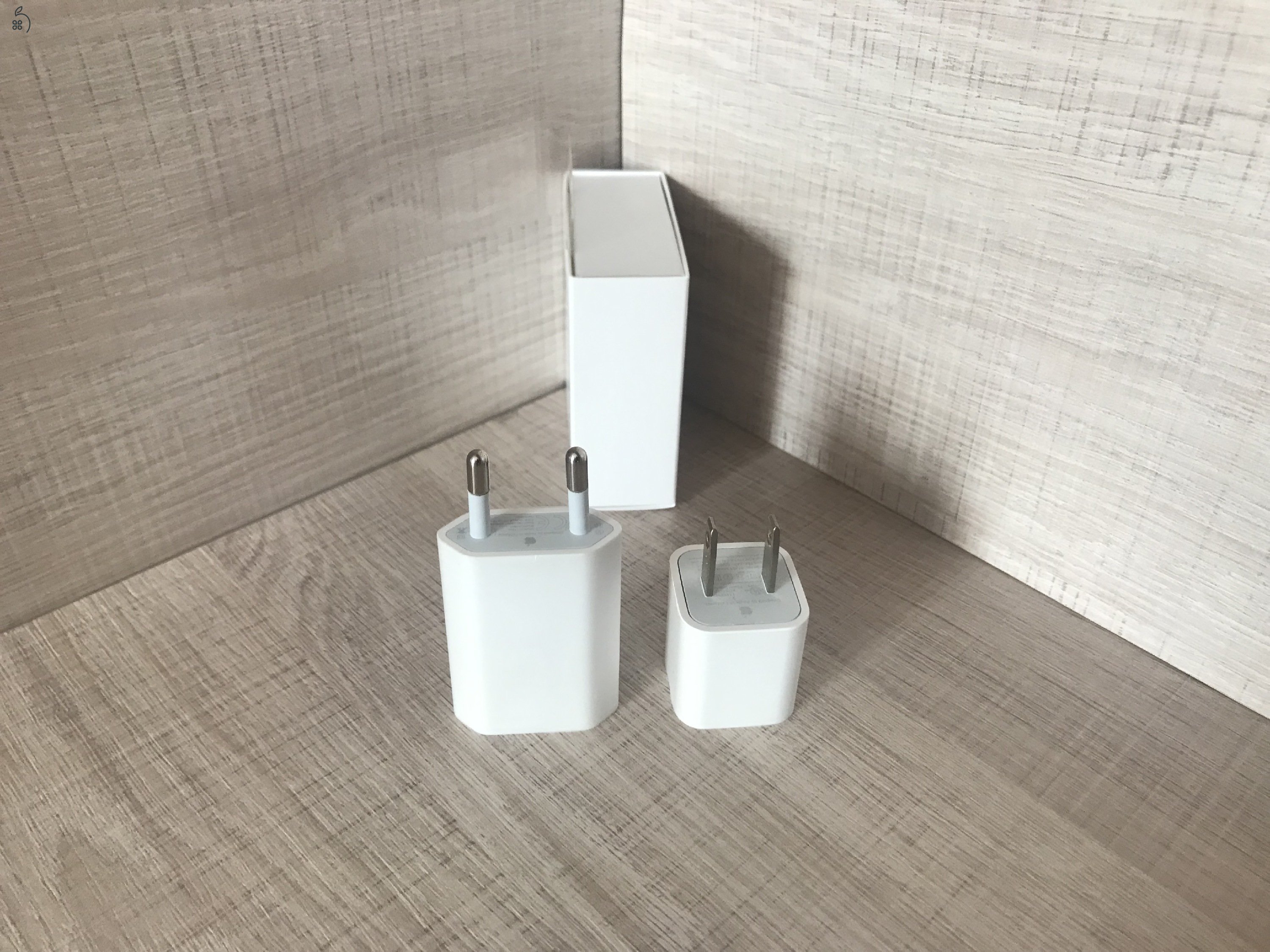 APPLE iPhone/iPad, TARTOZÉKOK & KIEGÉSZÍTŐK, Doboz, Töltő, Fülhallgató, Adapter, SIM, Üvegfólia, Védőtok 