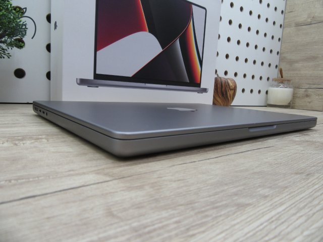 Apple Macbook 14 M1 Pro - 2021 - Használt, szép állapot